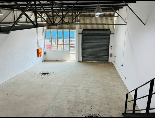 216M² WAREHOUSE TO LET IN GLEN ANIL
